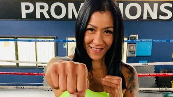 Beautiful Boxer Erica Anabella Only Wears Panties At A Weigh-in Session, Promoter Eddie Hearn Blushes