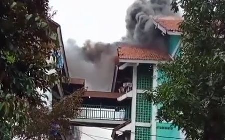 Rusun Tanah Tinggi di Johar Baru Terbakar, Warga Panik Selamatkan Barang Berharga