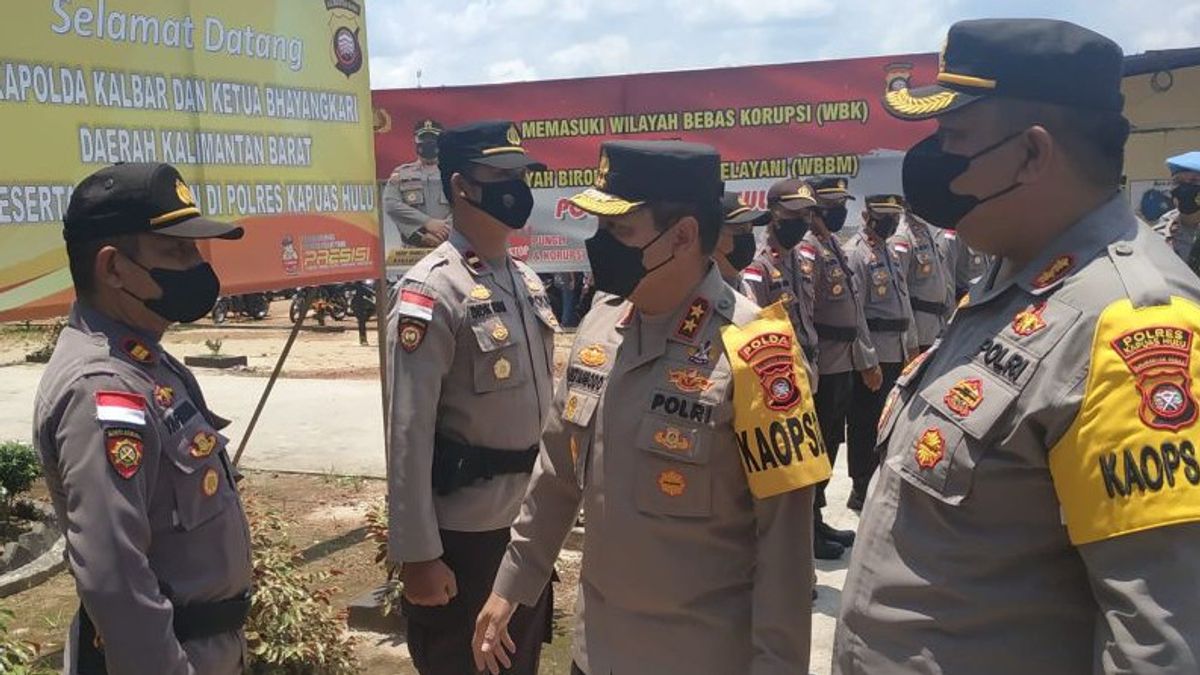 West Kalimantan Police Chief Inspector General Suryanbodo Discusses Forest And Land Fires With Forkopimda In Kapuas Hulu