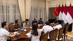 Prabowo Blusukan, Hunian Layak hingga MCK di Pinggir Rel Kereta Senen Langsung Dikebut