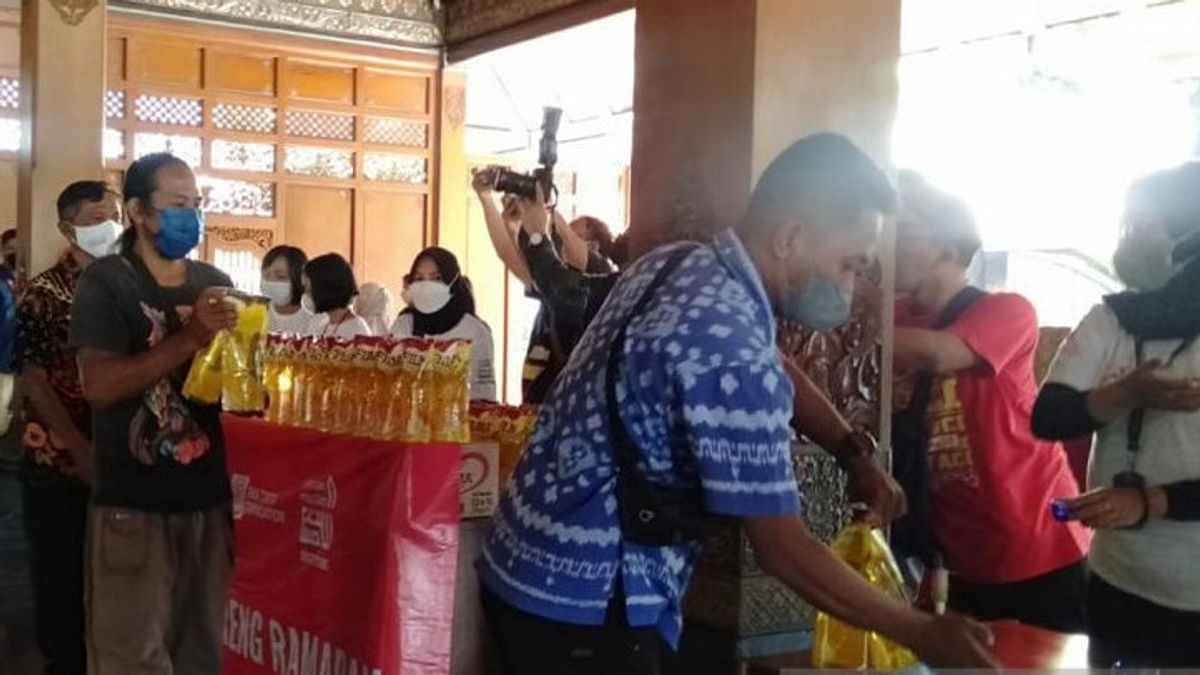 Solo City Government Collaborates With Conglomerate-Owned Company Eka Tjipta Widjaja Distributes Cheap Filma Cooking Oil Rp30,000 Per 2 Liters, Gibran Welcomes