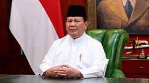 Prabowo Perintahkan “Perang Sampah”, Spanduk Iklan Ikut Disentil