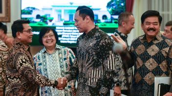 AHY-Moeldoko أخيرا تصافح ، يطلق عليه دور Jokowi Besar