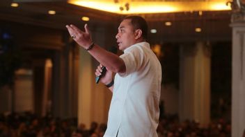 Wali Kota Surabaya Buat Grup WA Tampung Curhatan Ketua RT/RW/LPMK