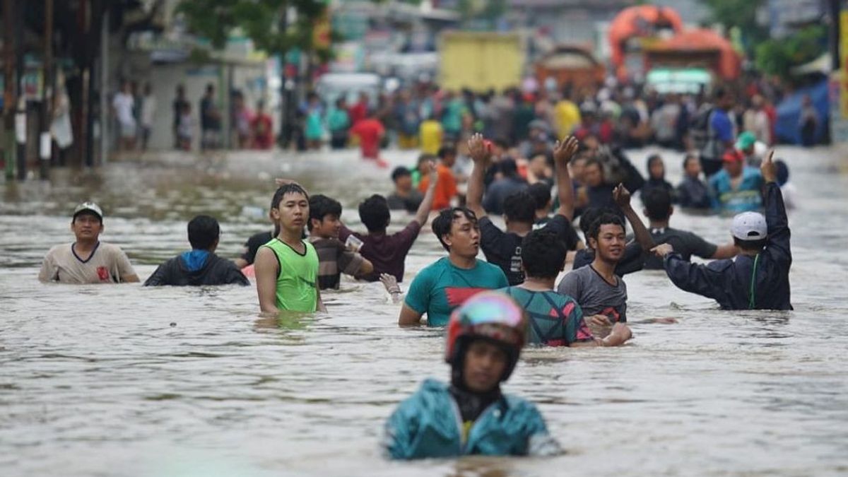 Anies Kritik Anak Buahnya dalam Menangani Banjir Jakarta