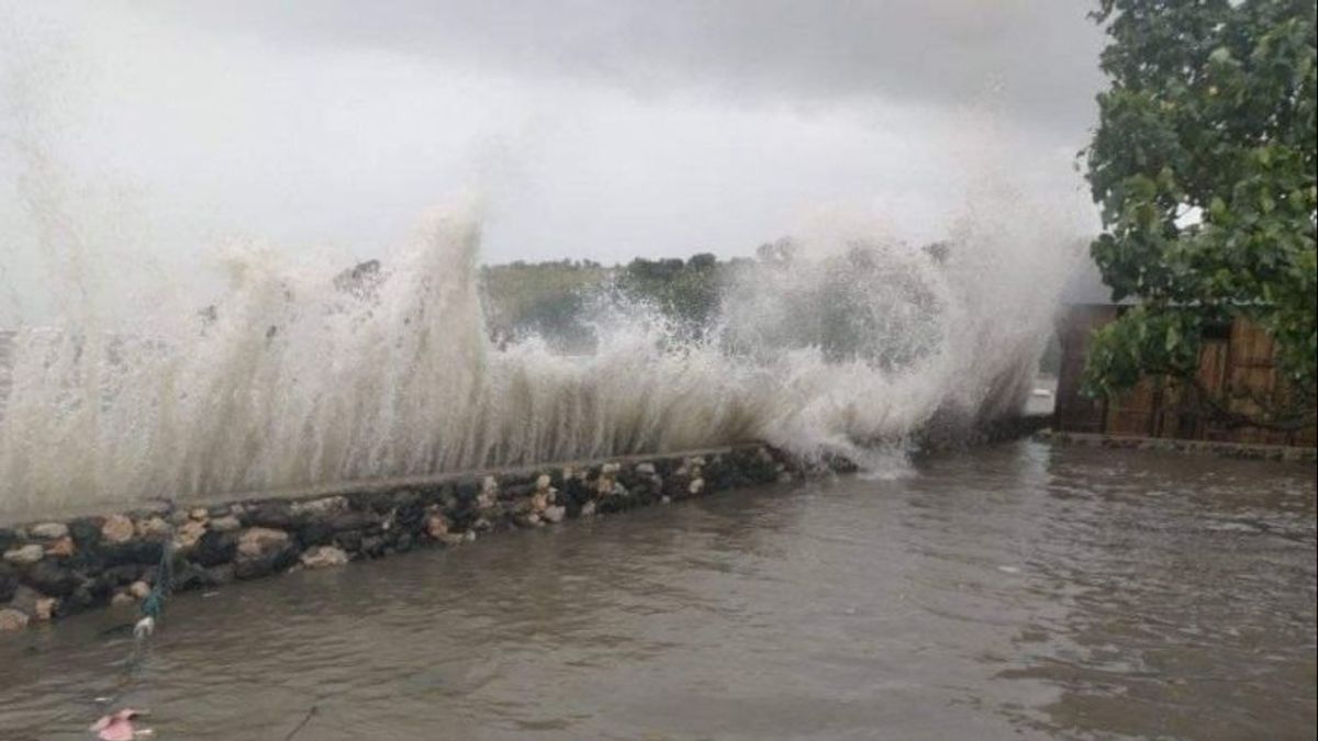 風を伴う雨、北ロンボク島の2つの村が浸水