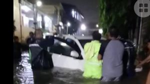 Ditinggal Mudik, Mobil Warga Terendam Banjir akibat Curah Hujan Tinggi Semalam
