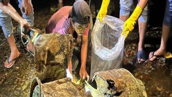 Drums Contain Human Bones Turns Out To Have Been In The Big Aceh Jurong River Since 2011, Police Conduct DNA Tests