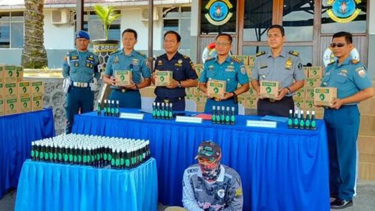 Indonesian Navy Nunukan Failed To Smuggle Thousands Of Bottles Of Kemiri Oil To Malaysia