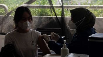 Pemerintah Diminta Bikin Kajian Vaksin Booster COVID-19 untuk Anak 6-15 Tahun