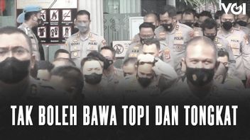 VIDEO: Ini Kata Istana Negara Soal Pejabat Polri Tak Boleh Bawa Topi dan Tongkat