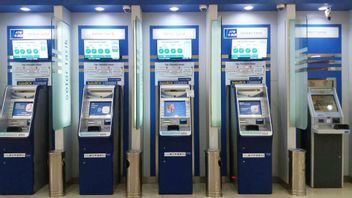 揭秘，原来哈托诺兄弟集团拥有的 Bca 银行 ATM 机屏幕可以放大缩小字体功能 放大缩小字体功能