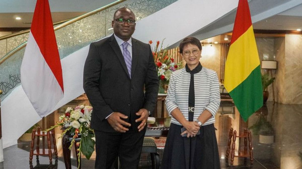 Foreign Minister Retno And The Minister Of Transportation Of Guinea Are Working On Improving Bilateral Relations