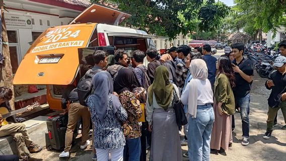 Mobil Ide Rakyat Kunjungi Unsika, Mahasiswa Keluarkan Uneg-uneg Kondisi Bangsa