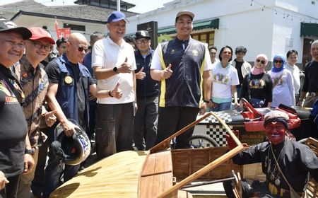 Tinjau Lomba Kereta Peti Sabun di Bandung, Menpora Dito Kagum Kreativitas Para Peserta