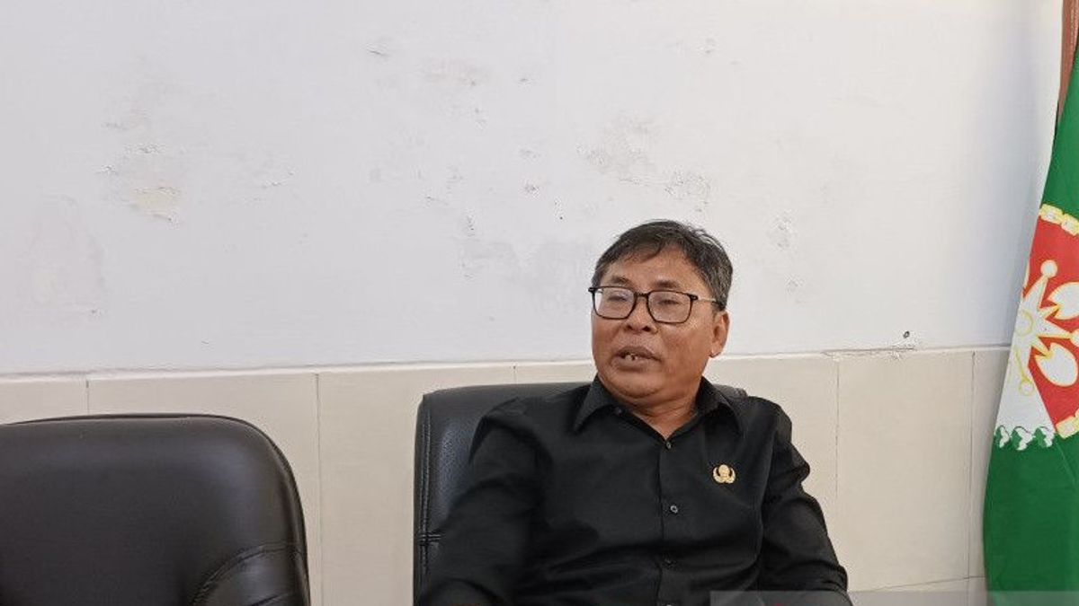 يضمن Disdik عدم وجود قائمة سوداء للمعلمين منتقدي حاكم جاوة الغربية