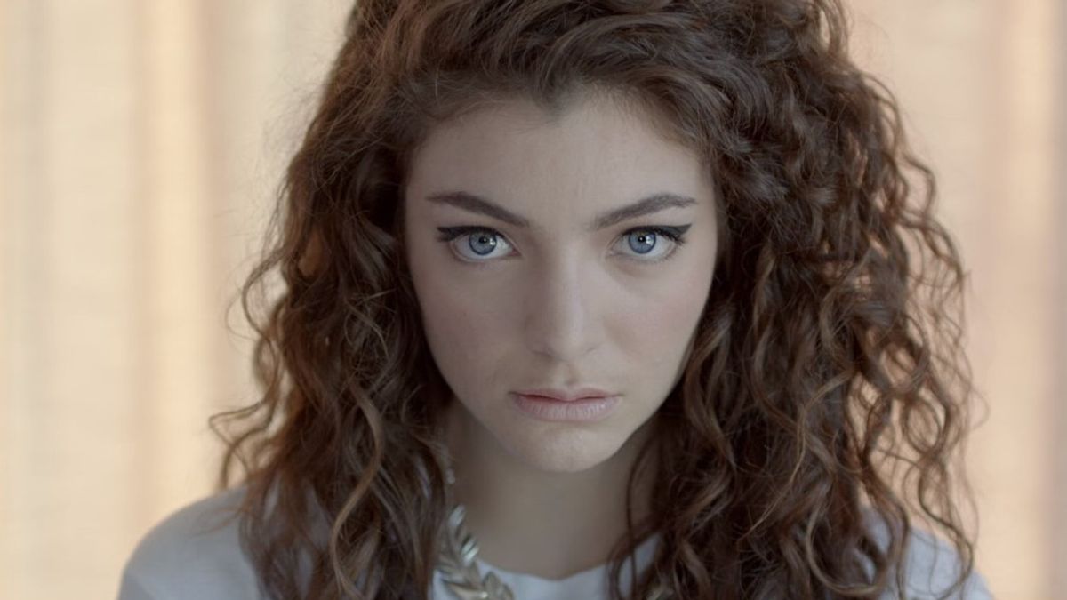 Le Nom De Lorde Est à La Mode Après Avoir Révélé La Nouvelle Du Nouvel Album, Les Internautes Sont Très Enthousiastes