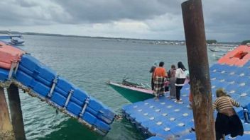 Tak Kuat Tahan Arus Air, Jembatan Pulau Maringkik Lombok Timur Ambruk