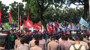 Kecewa Tak Bertemu Anies, Buruh: Janji Pak Gubernur Hanya untuk Bikin Senang Saja