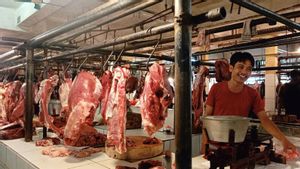    Harga Daging Ayam dan Sapi di Pasar Jaktim Merangkak Naik Jelang Lebaran