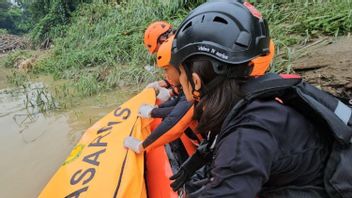 70-Year-Old Grandfather And Boy Helped Drift In North Sumatra's Notai River Found Dead