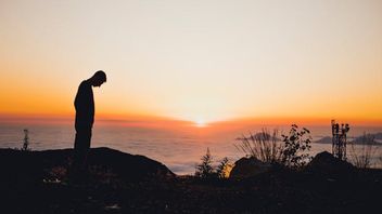 男は妻と口論中に沈黙し、理由を説明する