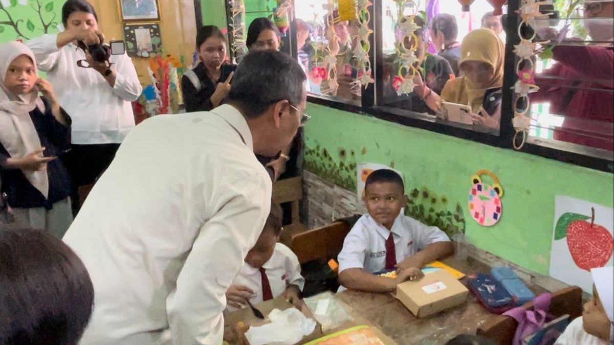 Trial Of Free Eating Program In Jakarta, Elementary School Students Don't Join In Eating: For My Grandmother