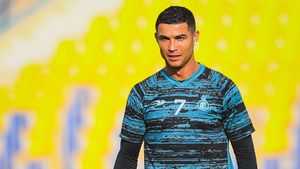 Cristiano Ronaldo Jadi Kapten saat Melawan Lionel Messi dalam Debutnya di Arab Saudi