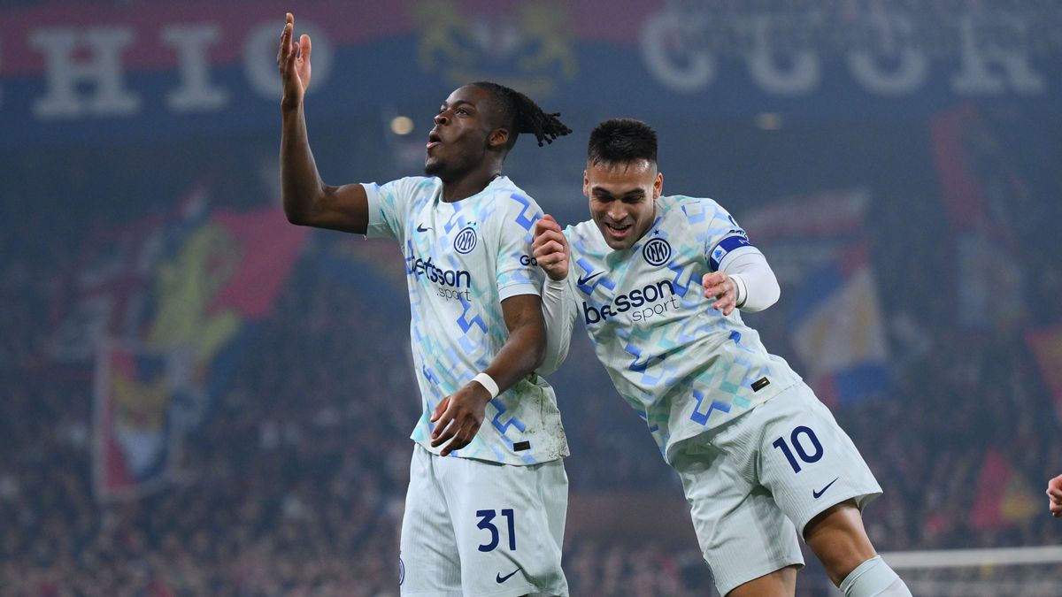 Inter Milan déplace AC Milan et reprend la première place après avoir battu Genoa
