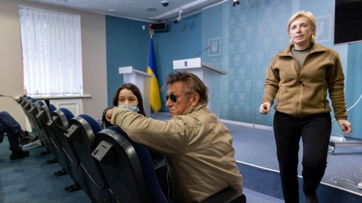 Leaving Ukraine, Sean Penn Condemns Putin: This Is A Brutal Mistake