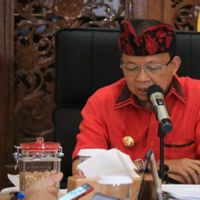 Gubernur Bali Wayan Koster Minta Menkes Cairkan Insentif Tenaga Kesehatan yang Belum Cair 5 Bulan