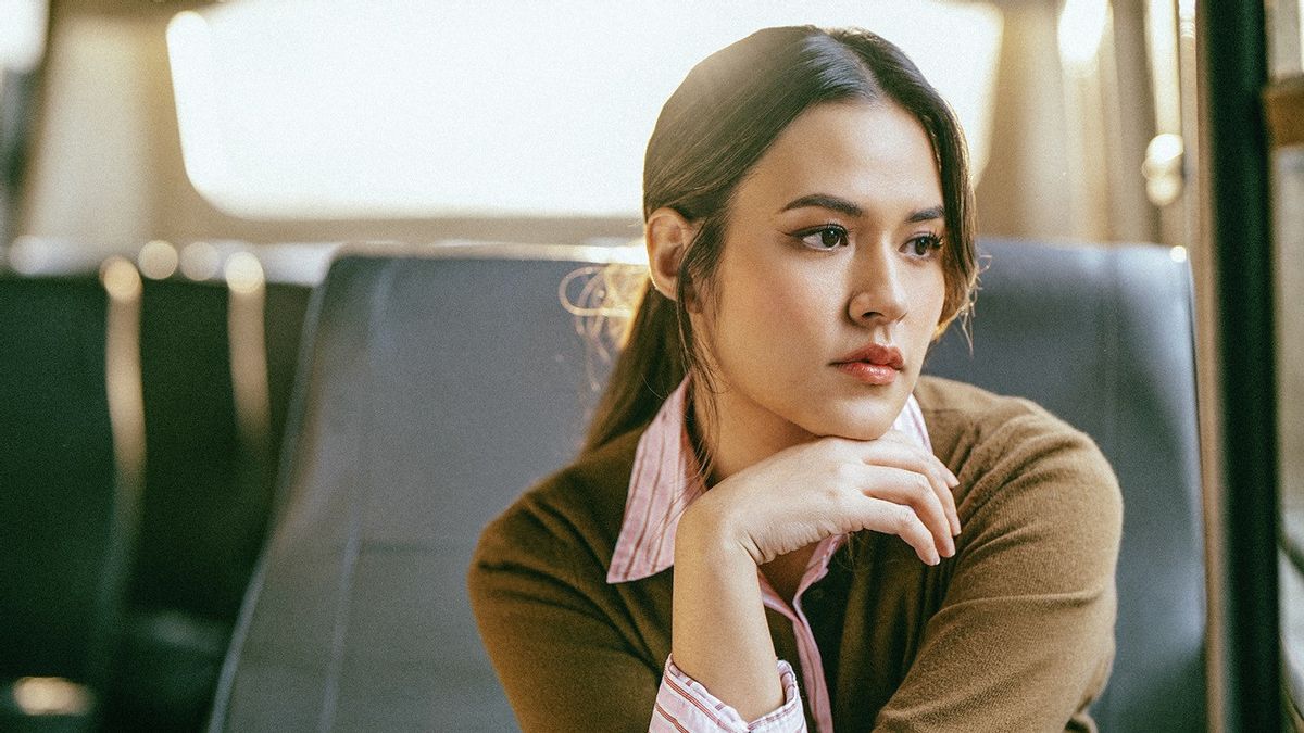 Raisa collabore avec Lafa Pratomo pour sortir le single <i>Si Paling Mahir</i>