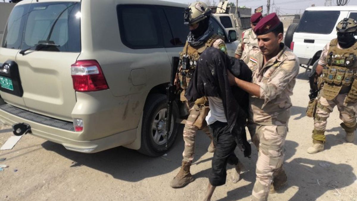 Pasukan Keamanan Irak Bunuh Demonstran di Kota Basra