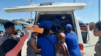 Cerita Heroik Anggota Ditpolairud Polda NTT, ke Pulau Terpencil Evakuasi Ibu Hamil Sampai Bantu Persalinan di Tengah Laut