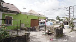 PT Timah Bagikan Bantuan Bahan Bangunan untuk 241 Rumah Rusak Terdampak Puting Belitung di Desa Bencah