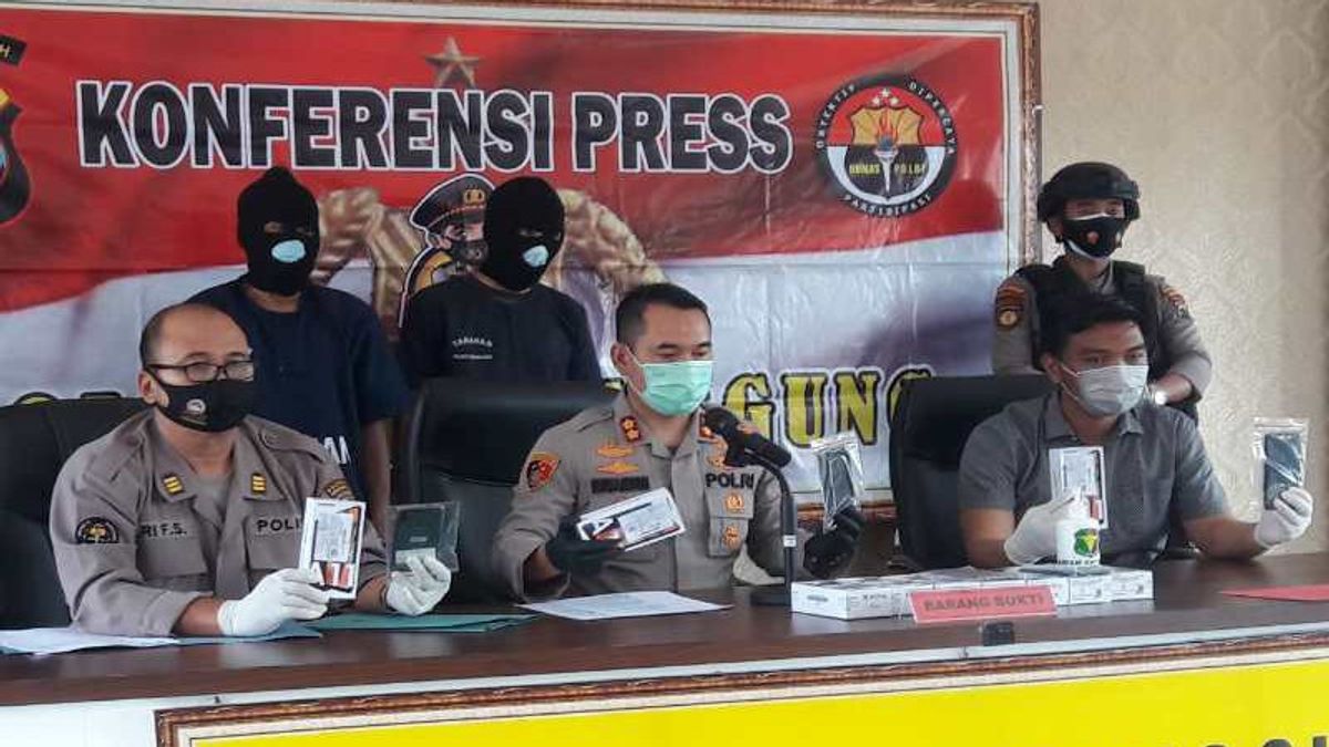 Le Voleur De 10 Téléphones Portables Et De Bouteilles De Gaz De 3 Kg à Temanggung Arrêté