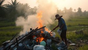 엘니뇨 강화, BPBD DKI, 쓰레기를 태우는 것을 중단하라고 시민들에게 요청