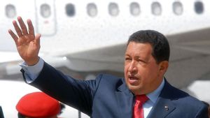 休戈·查韦斯在委内瑞拉的脚步:一位难以分配的魅力领导人