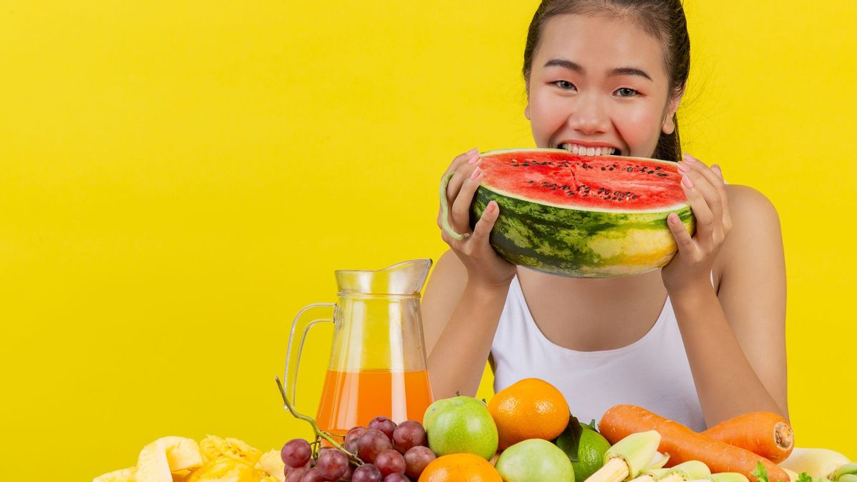 消化器系の問題を引き起こす果物を食べるときの3つの一般的な間違い