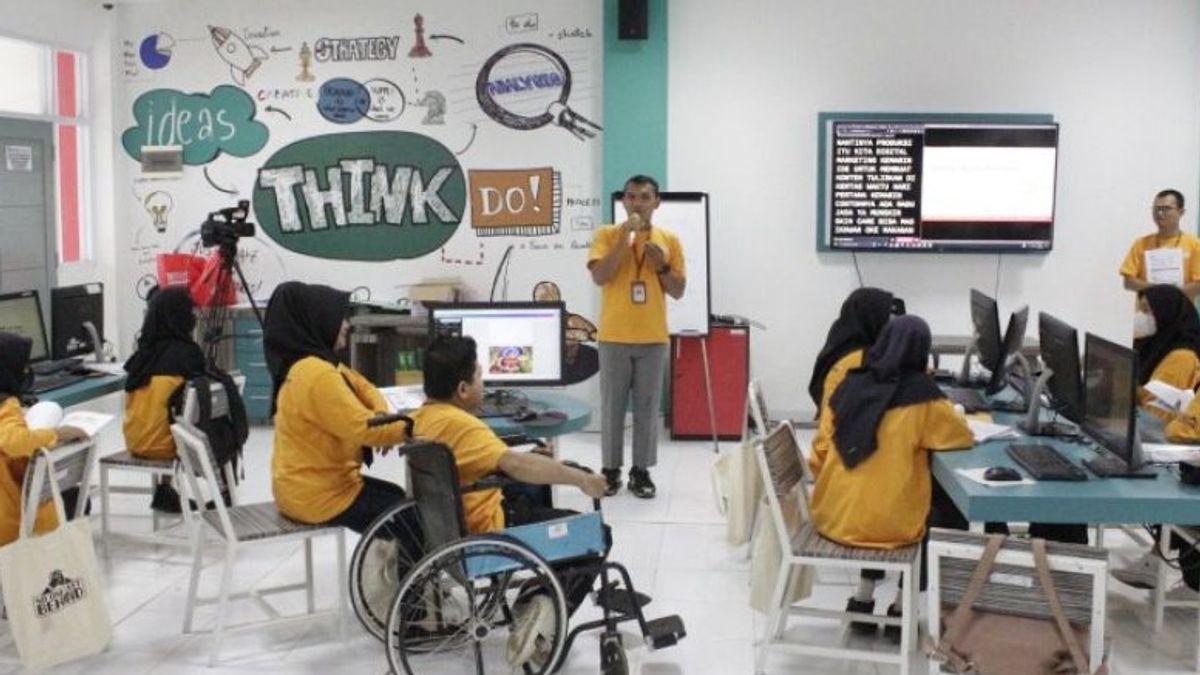 Telkom Provides Information Technology Knowledge To People With Disabilities