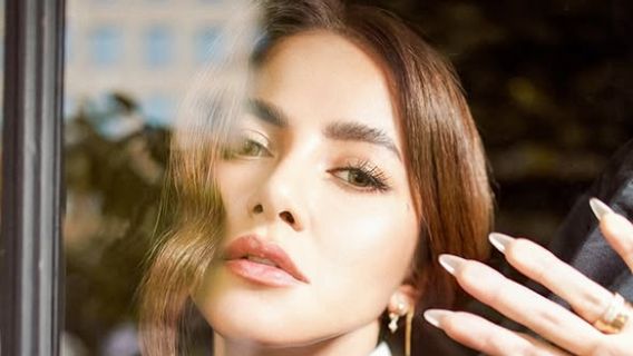 Penampilannya Baru, Intip 5 Potret Olla Ramlan yang Memutuskan Tanpa Hijab