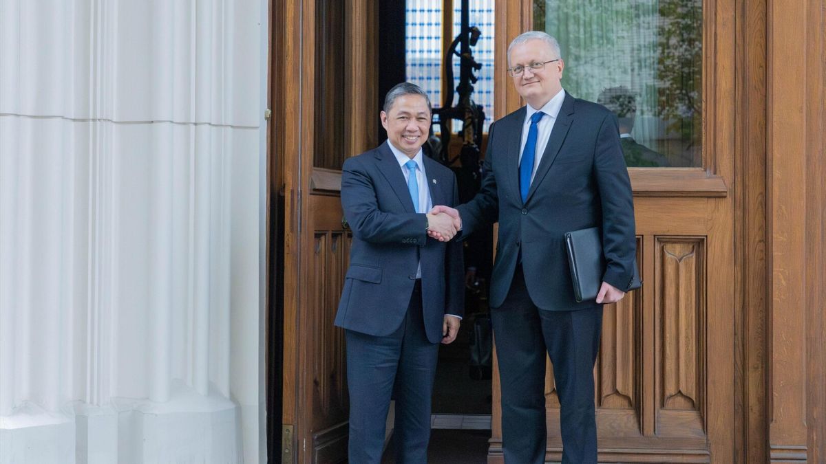 伊朗外交部长Anis Matta与俄罗斯副外长Borisenko讨论巴勒斯坦问题直至霍尔木兹海峡