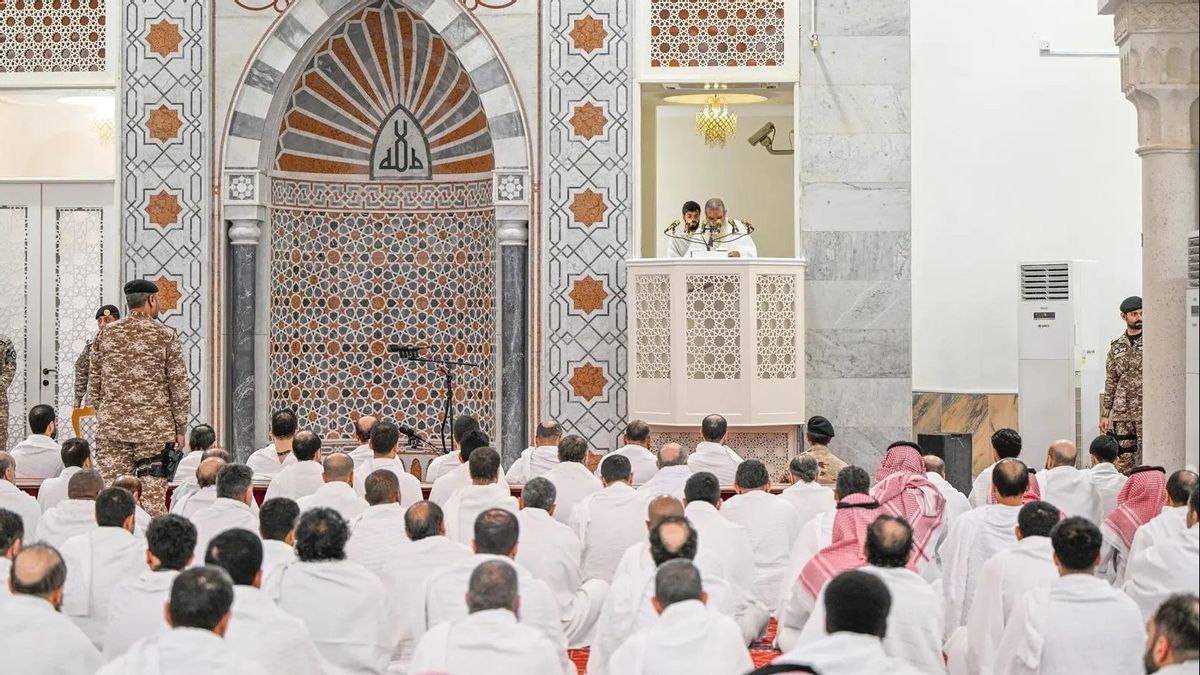 Cheikh Ali Al-Hudhaifi appelle à l'unité et à la discipline dans le sermon d'Arafah