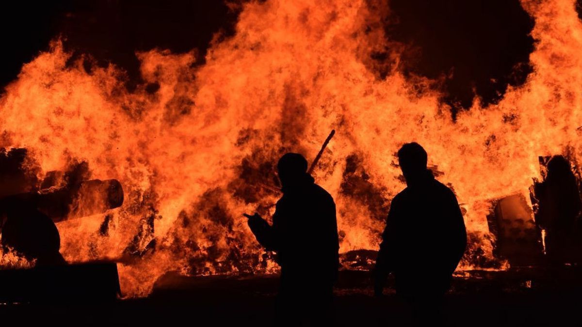 Great Fire In Karawang, B3 Waste Factory Burned Down