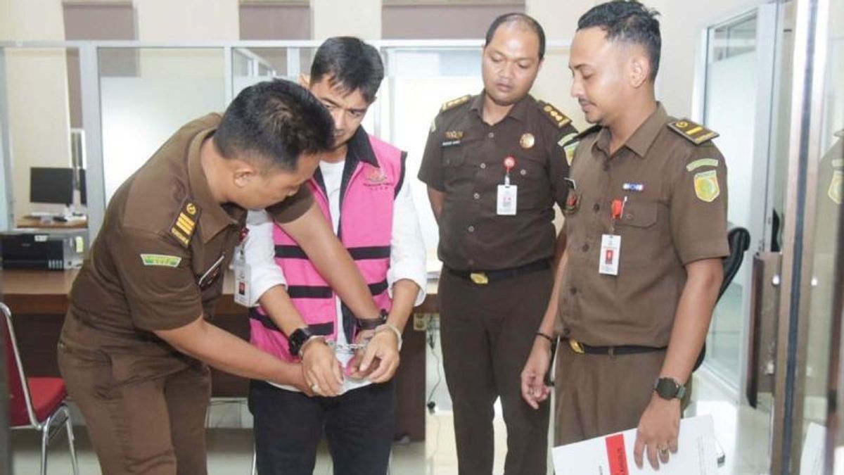 Kejati Tahan Kadis Perkebunan Aceh Barat Inisial DA yang Terlibat Korupsi Peremajaan Sawit