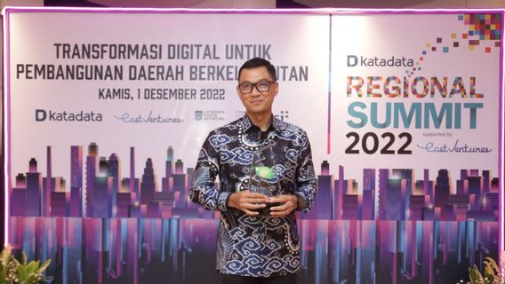 Miliki Komitmen dan <i>Leadership</i> Kuat untuk Transisi Energi, PLN Raih <i>Green Initiative Awards</i> 2022