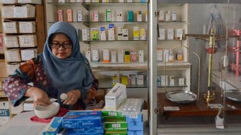 糖浆药物的争论导致肾功能衰竭，制药业拥有88.3万亿印尼盾的市场，但仍然依赖进口原料