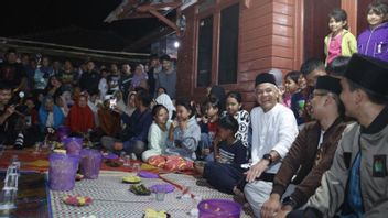 Teruskan Kebiasaan di Jateng, Ganjar Pranowo Menginap di Kampung Nagrok Jabar yang Minim Perhatian