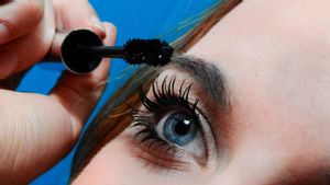 Les tendances d'Alis Feather Brow et Comment les faire