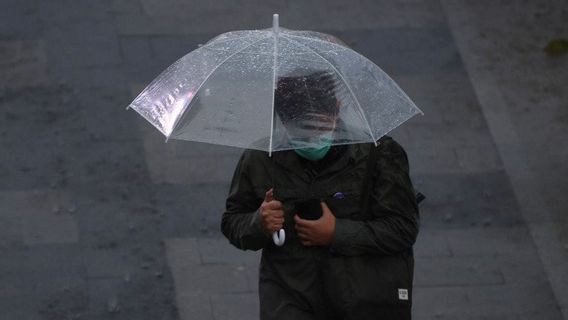 ジャカルタの住民は、今日の雷を伴う雨に注意してください